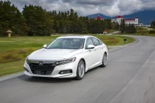 whiteHonda-Accord-15T-3.webp