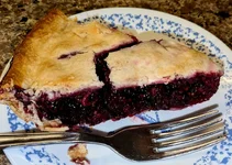 Blackberry pie slice.webp