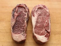 20130114-aging-steak-food-lab-10.webp
