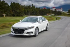 whiteHonda-Accord-15T-3.webp